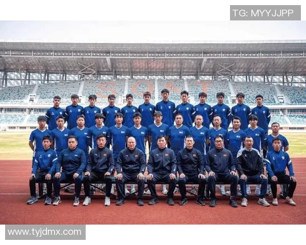 南京足球队个人能力提升之路:聚焦球员成长与团队协作的完美结合