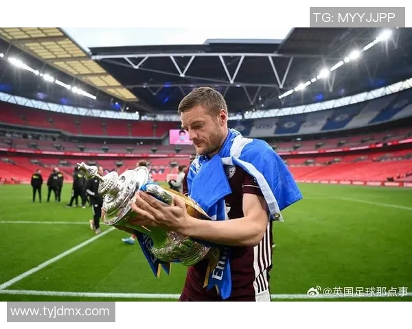 哈麦隆足球明星名单揭晓球迷期待新赛季精彩表现与传奇球员的回归