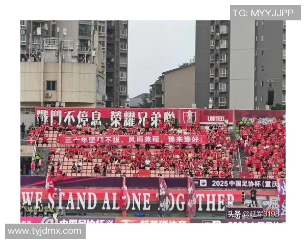 重庆足球队意识争议引发热议球迷与专家观点碰撞激烈